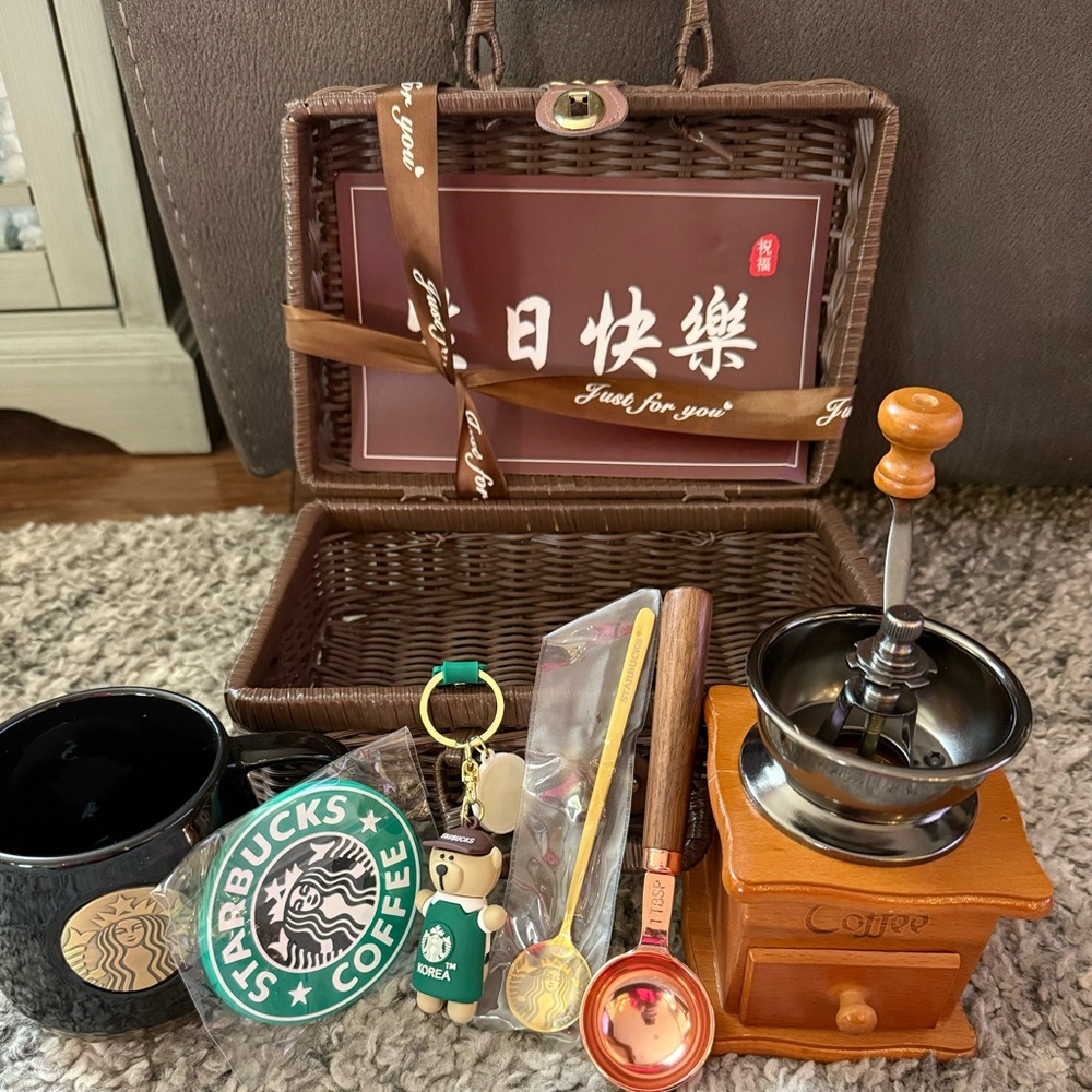 Starbucks Korea Basket.